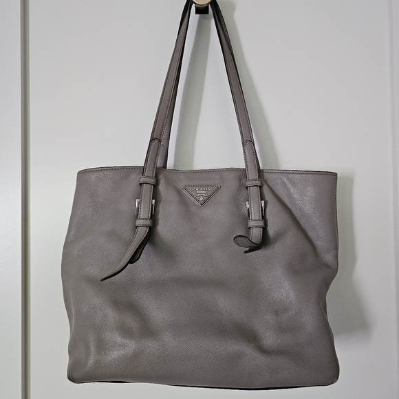 Prada Saffiano Tote - Picture 1 of 1